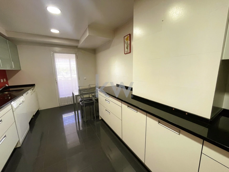 Apartamento T3 para Arrendamento em Avenidas Novas Foto 9