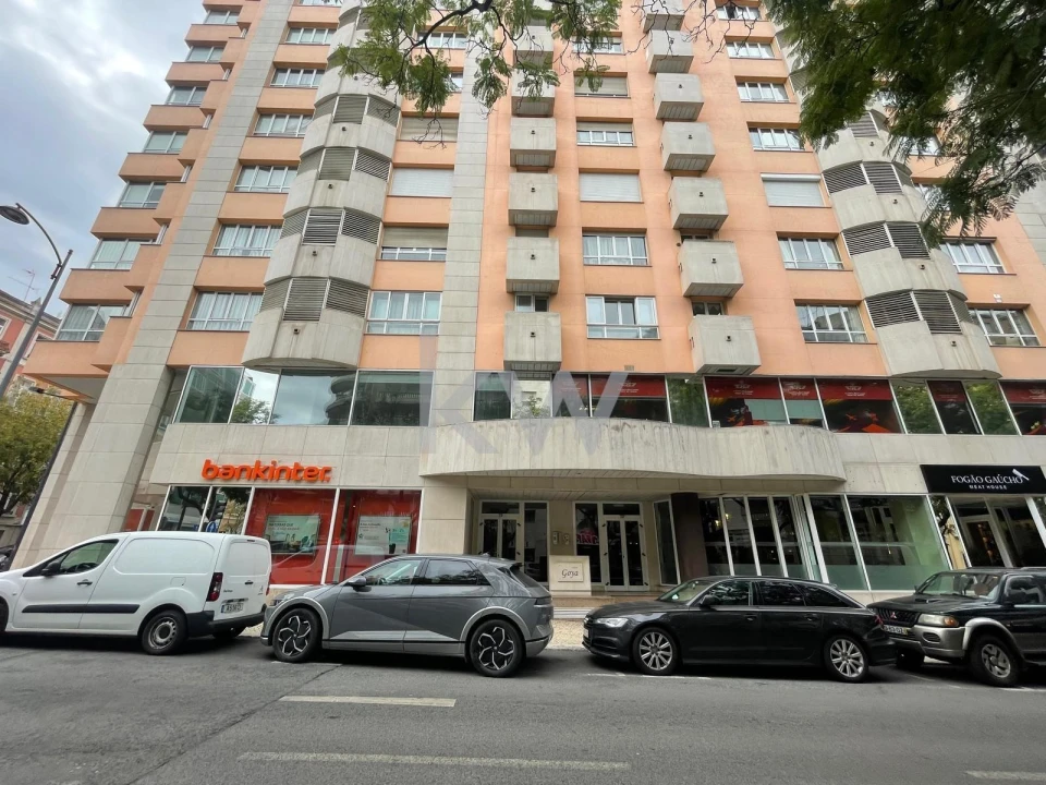 Apartamento T3 para Arrendamento em Avenidas Novas Foto 32