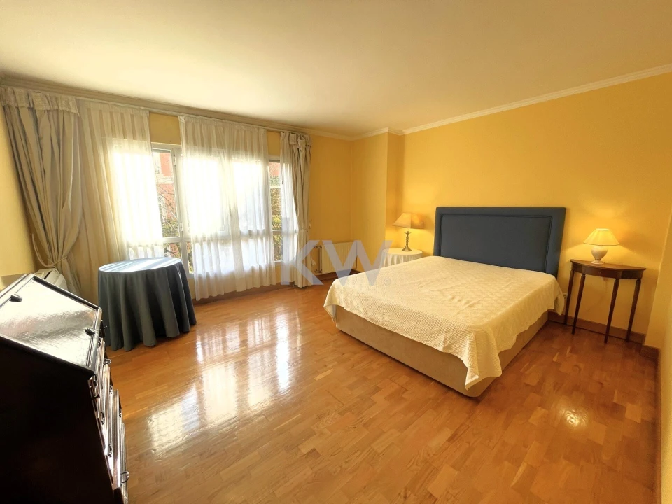 Apartamento T3 para Arrendamento em Avenidas Novas Foto 24