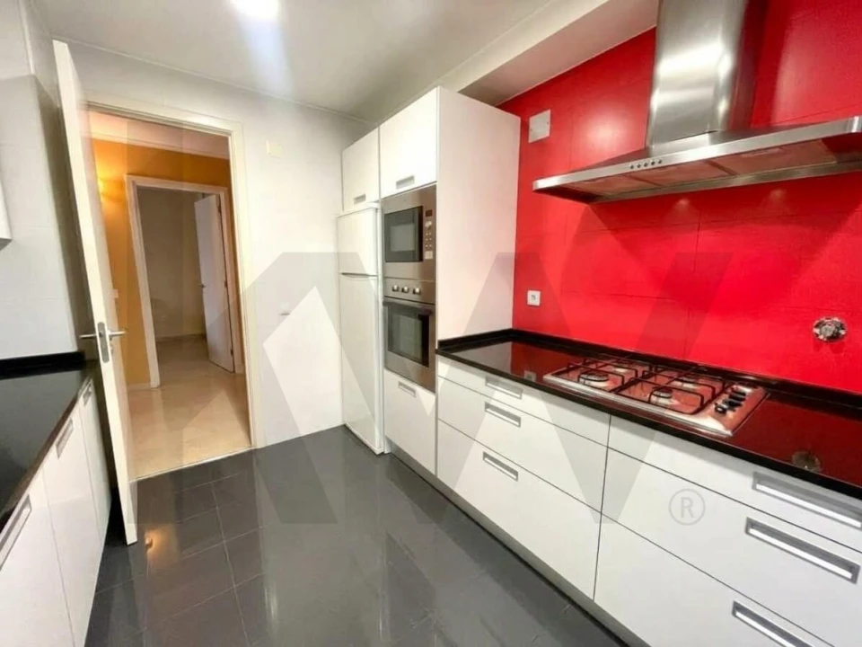 Apartamento T3 para Arrendamento em Avenidas Novas Foto 9