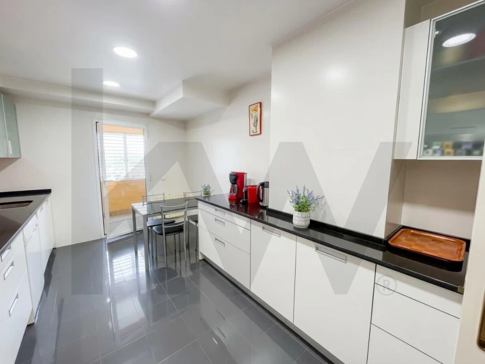Apartamento T3 para Arrendamento em Avenidas Novas Foto 11