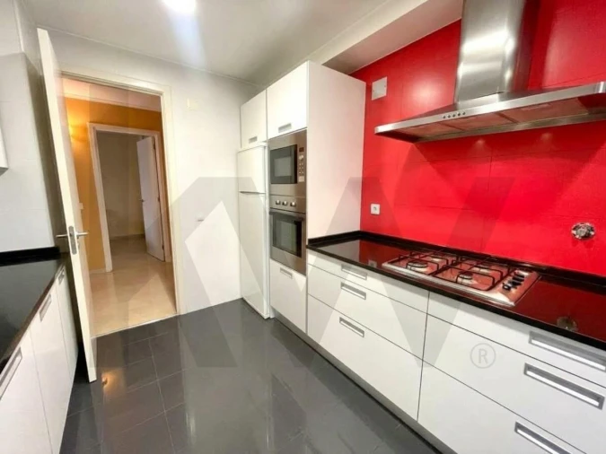 Apartamento T3 para Arrendamento em Avenidas Novas Foto 9