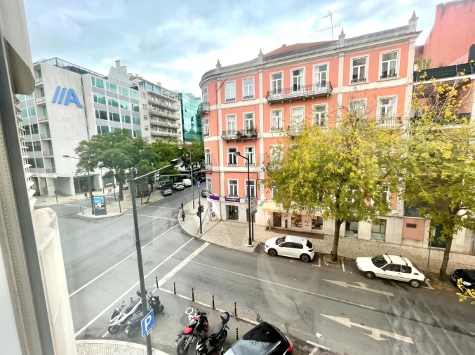 Apartamento T3 para Arrendamento em Avenidas Novas Foto 31