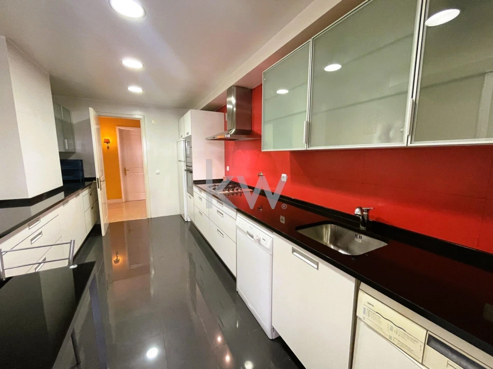 Apartamento T3 para Arrendamento em Avenidas Novas Foto 8