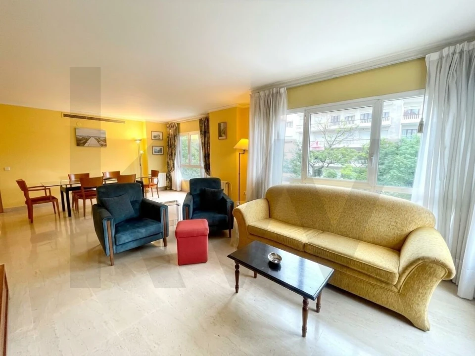 Apartamento T3 para Arrendamento em Avenidas Novas Foto 1