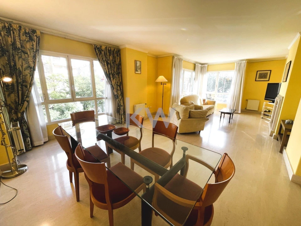 Apartamento T3 para Arrendamento em Avenidas Novas Foto 2