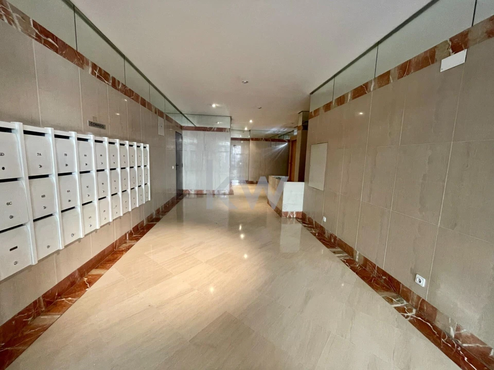 Apartamento T3 para Arrendamento em Avenidas Novas Foto 30