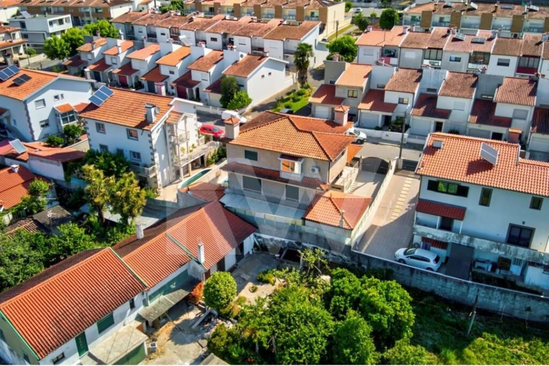 Moradia T4 para Venda em Vila de Prado Foto 4