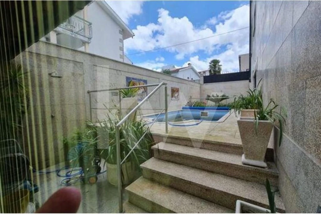 Moradia T4 para Venda em Vila de Prado Foto 1