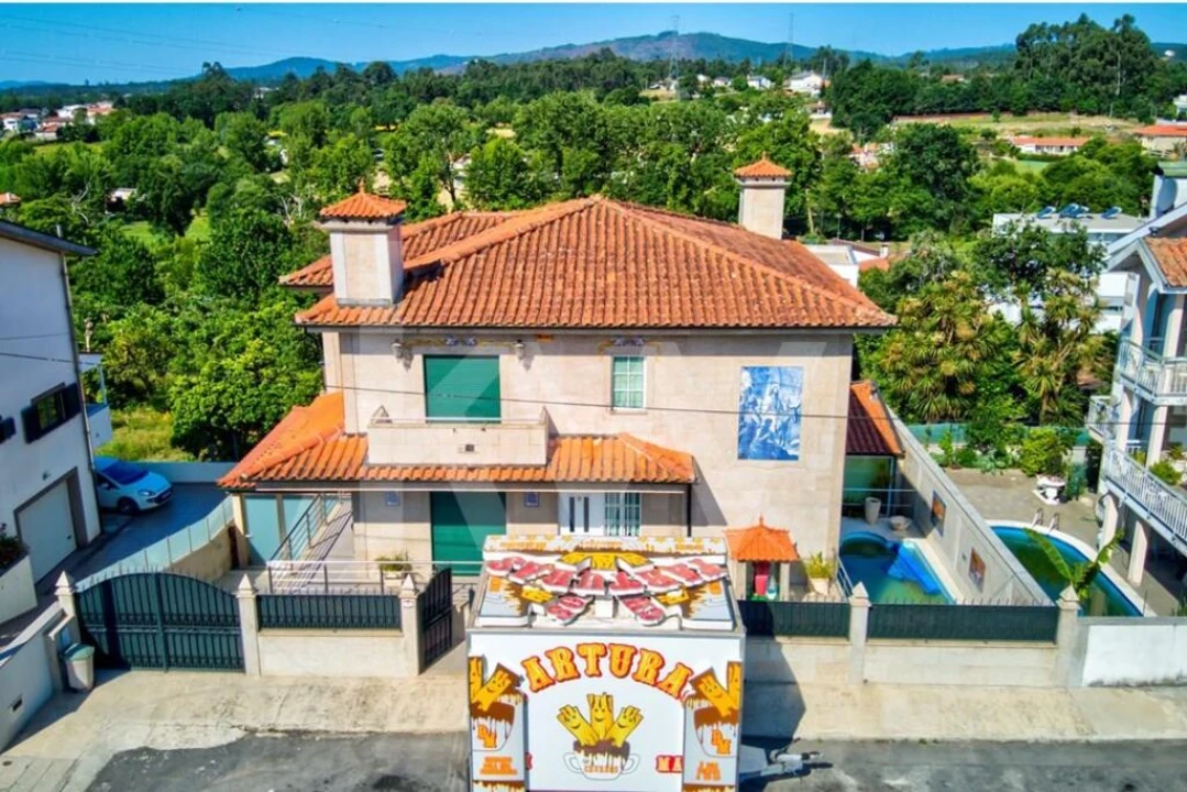 Moradia T4 para Venda em Vila de Prado Foto 3