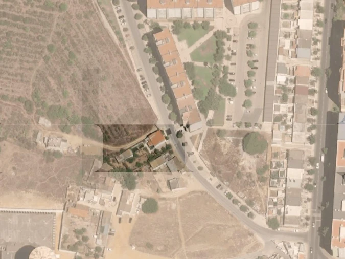 Terreno para Venda em Faro (Sé e São Pedro) Foto 2