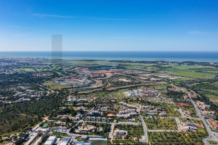 Terreno para Venda em Quarteira Foto 160