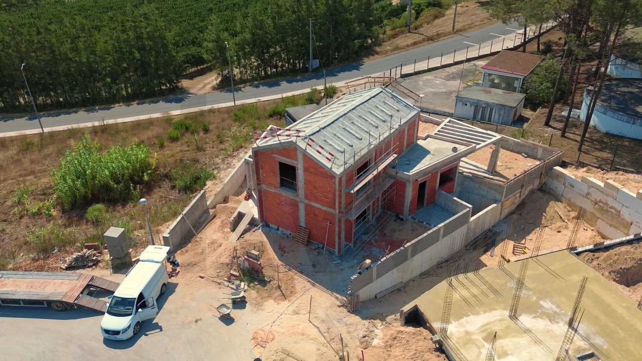 Moradia T4 para Venda em Santa Maria, São Pedro e Sobral da Lagoa Foto 10
