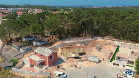 Moradia T4 para Venda em Santa Maria, São Pedro e Sobral da Lagoa