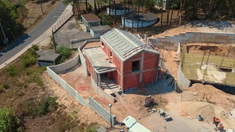 Moradia T4 para Venda em Santa Maria, São Pedro e Sobral da Lagoa