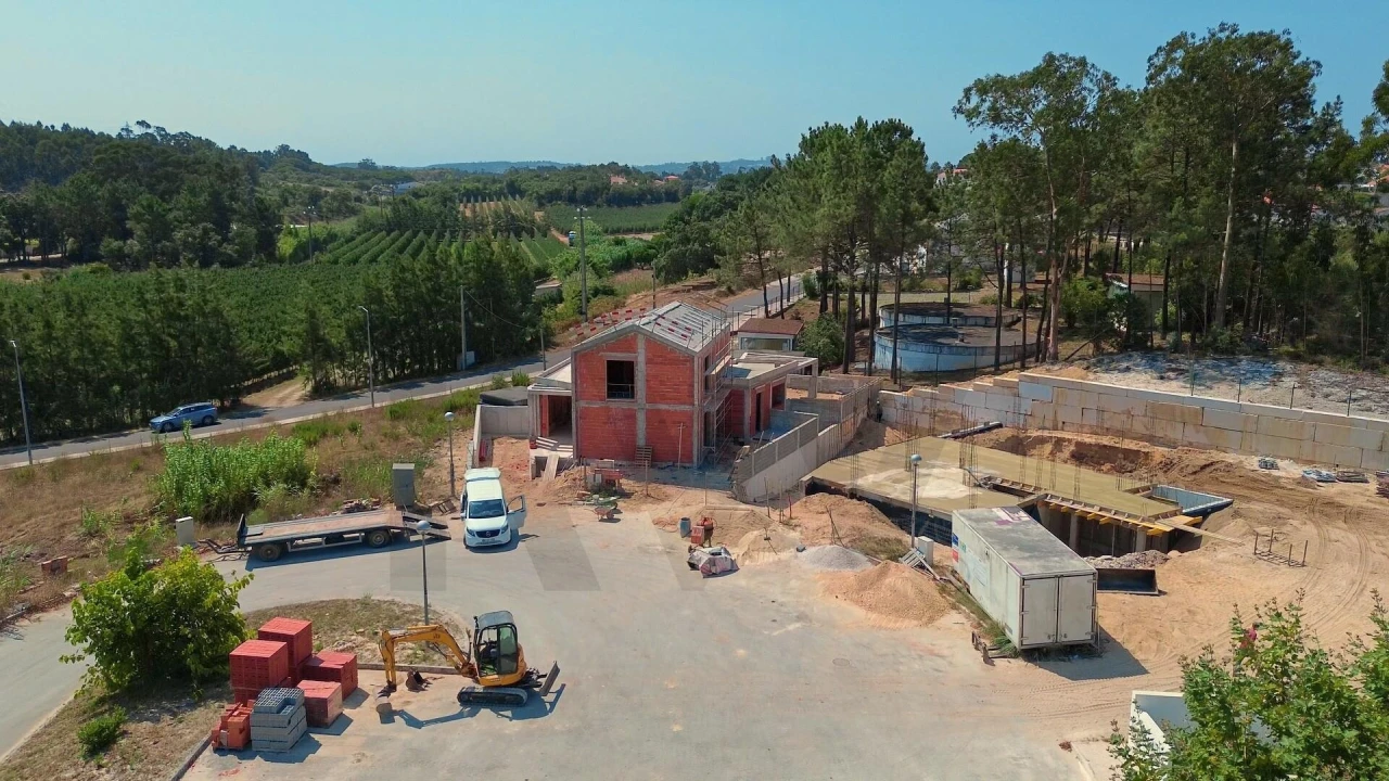 Moradia T4 para Venda em Santa Maria, São Pedro e Sobral da Lagoa Foto 15