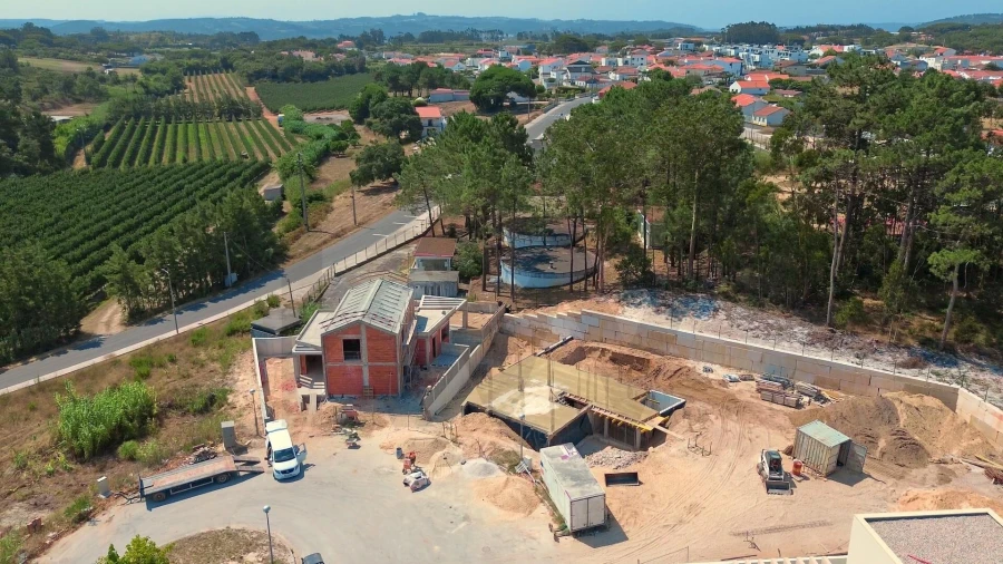 Moradia T4 para Venda em Santa Maria, São Pedro e Sobral da Lagoa Foto 17
