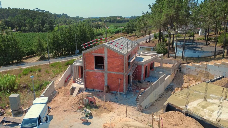Moradia T4 para Venda em Santa Maria, São Pedro e Sobral da Lagoa Foto 14