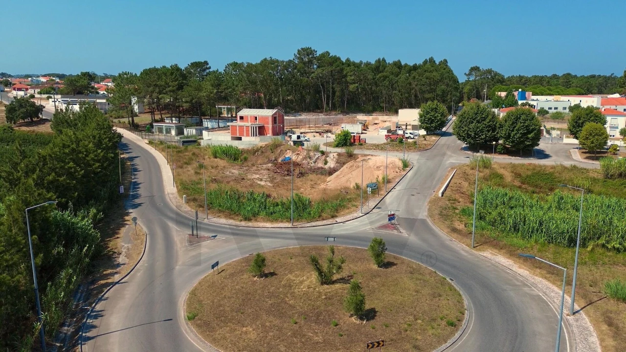Moradia T4 para Venda em Santa Maria, São Pedro e Sobral da Lagoa Foto 7