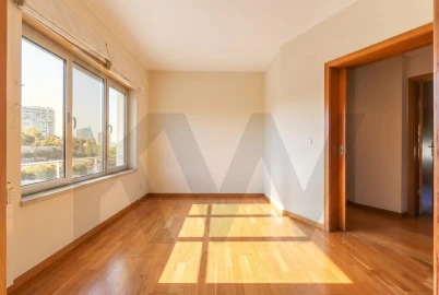 Apartamento T3 para Venda em Olivais