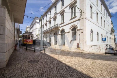 Apartamento T4 para Arrendamento em Misericórdia