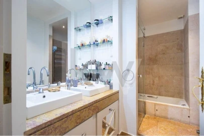 Apartamento T4 para Arrendamento em Misericórdia