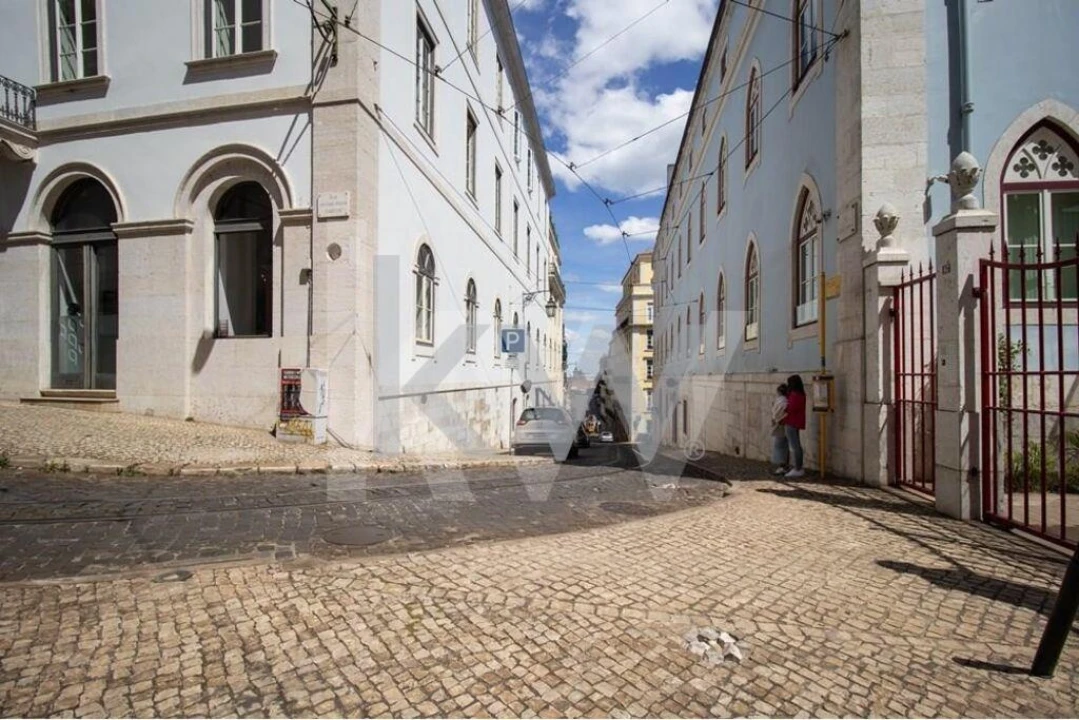 Apartamento T4 para Arrendamento em Misericórdia Foto 24