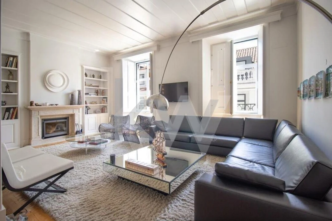 Apartamento T4 para Arrendamento em Misericórdia Foto 1