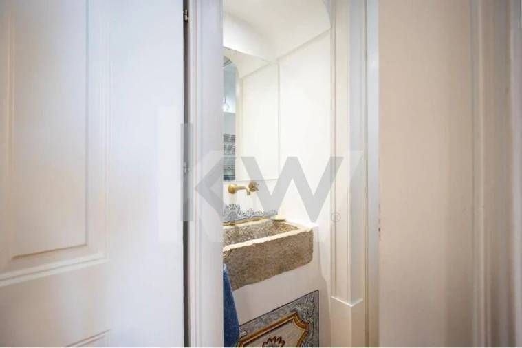 Apartamento T4 para Arrendamento em Misericórdia Foto 11