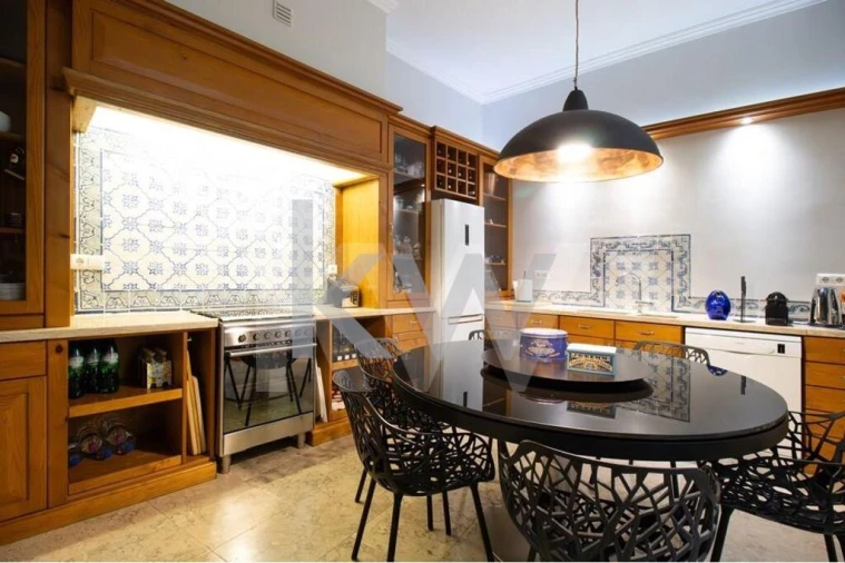 Apartamento T4 para Arrendamento em Misericórdia Foto 9