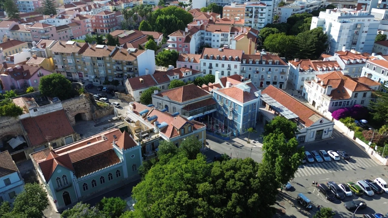 Prédio para Venda em Oeiras e São Julião da Barra, Paço de Arcos e Caxias Foto 1
