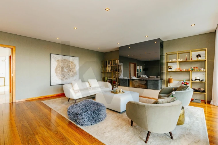 Moradia T7 para Venda em Queluz e Belas Foto 11