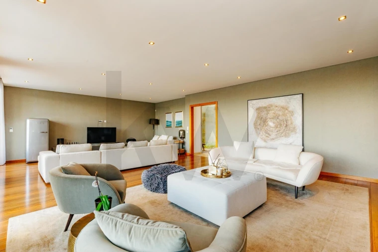 Moradia T7 para Venda em Queluz e Belas Foto 13