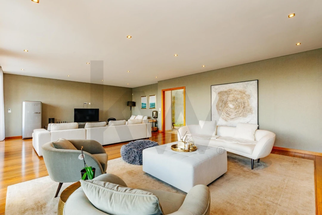 Moradia T7 para Venda em Queluz e Belas Foto 13