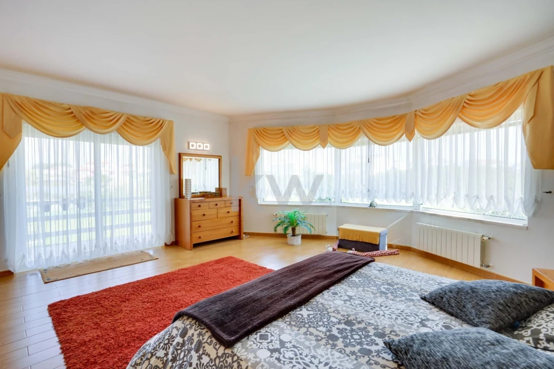 Moradia T5 para Venda em Santa Maria e São Miguel, São Martinho, São Pedro Penaferrim Foto 38