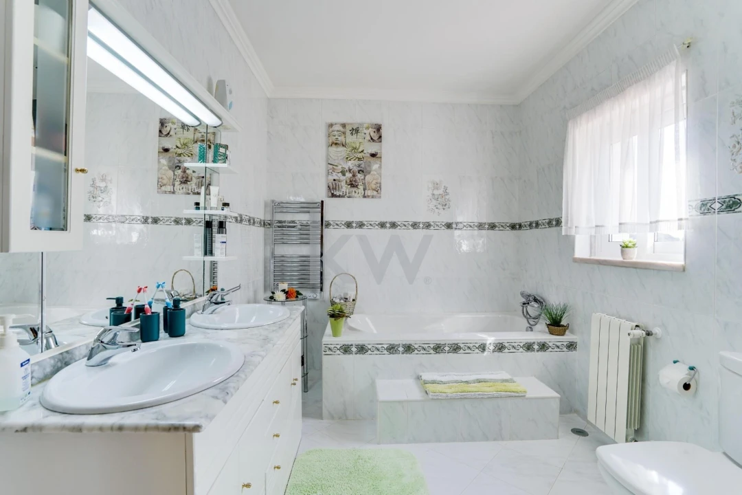 Moradia T5 para Venda em Santa Maria e São Miguel, São Martinho, São Pedro Penaferrim Foto 56