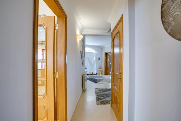 Moradia T5 para Venda em Santa Maria e São Miguel, São Martinho, São Pedro Penaferrim Foto 32