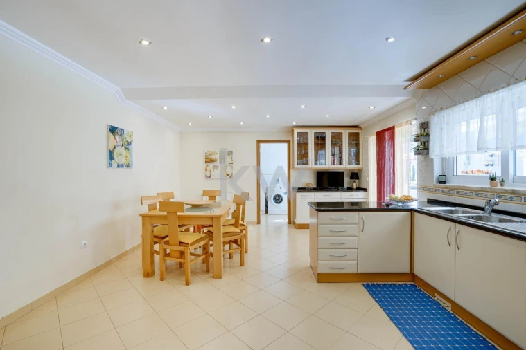 Moradia T5 para Venda em Santa Maria e São Miguel, São Martinho, São Pedro Penaferrim Foto 26