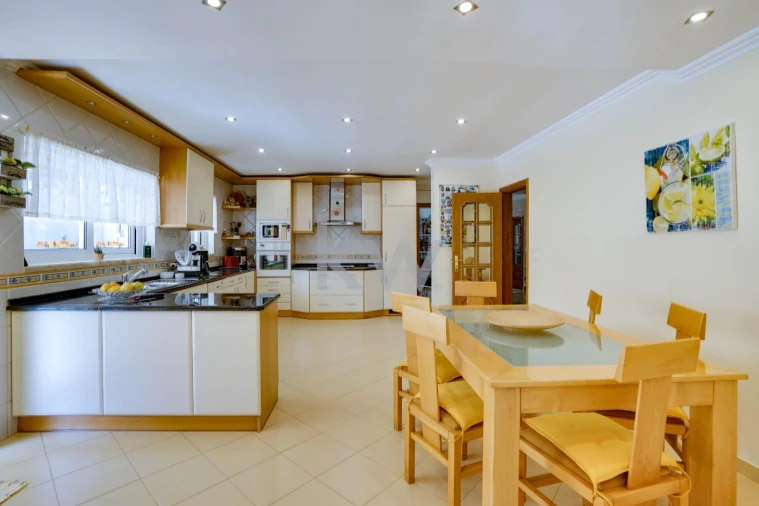 Moradia T5 para Venda em Santa Maria e São Miguel, São Martinho, São Pedro Penaferrim Foto 28