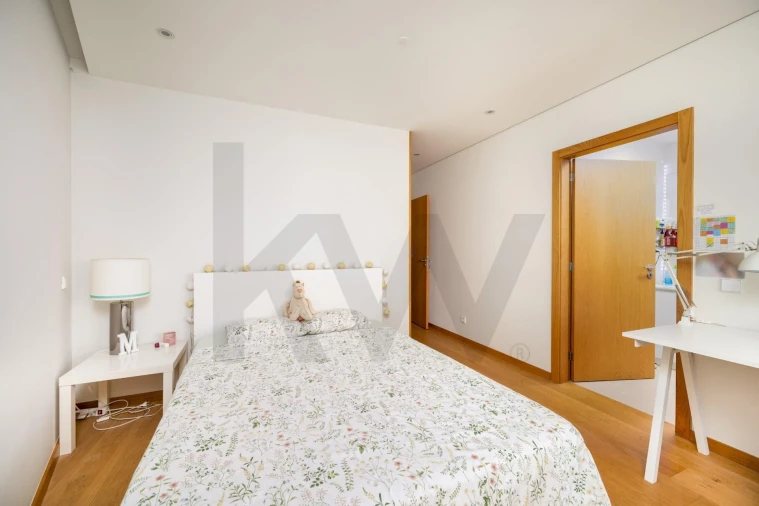 Apartamento T4 para Venda em Paranhos Foto 21