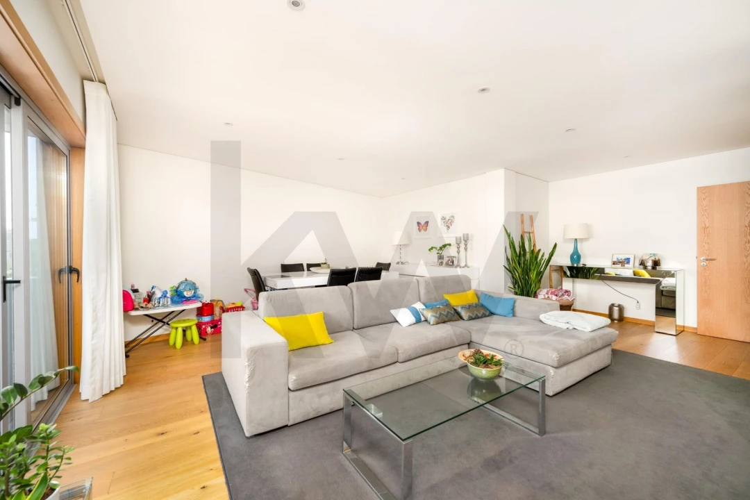 Apartamento T4 para Venda em Paranhos Foto 2