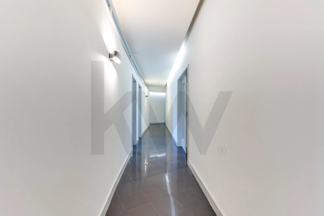 Escritório para Venda em Lordelo do Ouro e Massarelos Foto 37