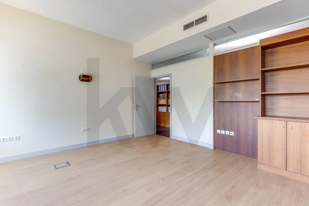 Escritório para Venda em Lordelo do Ouro e Massarelos Foto 30