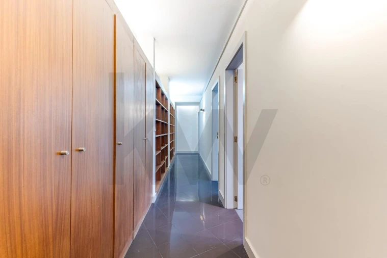 Escritório para Venda em Lordelo do Ouro e Massarelos Foto 6