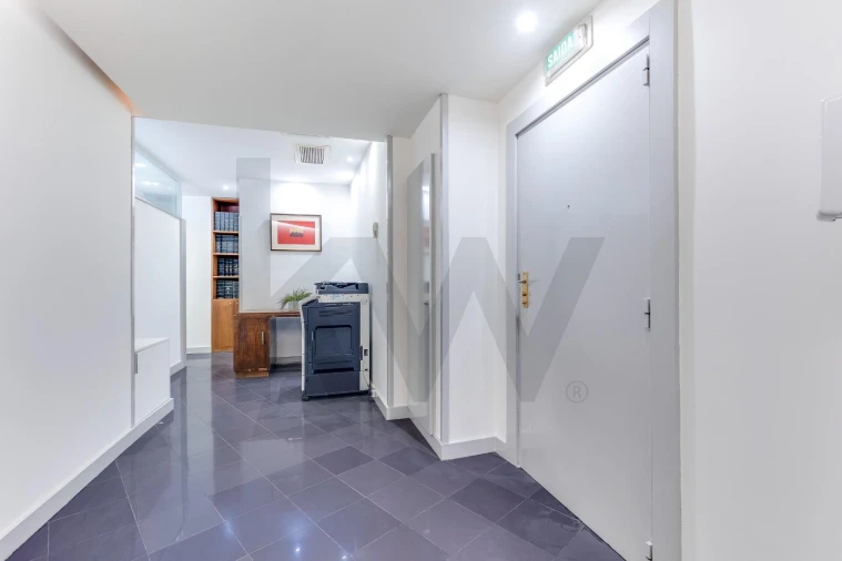 Escritório para Venda em Lordelo do Ouro e Massarelos Foto 50