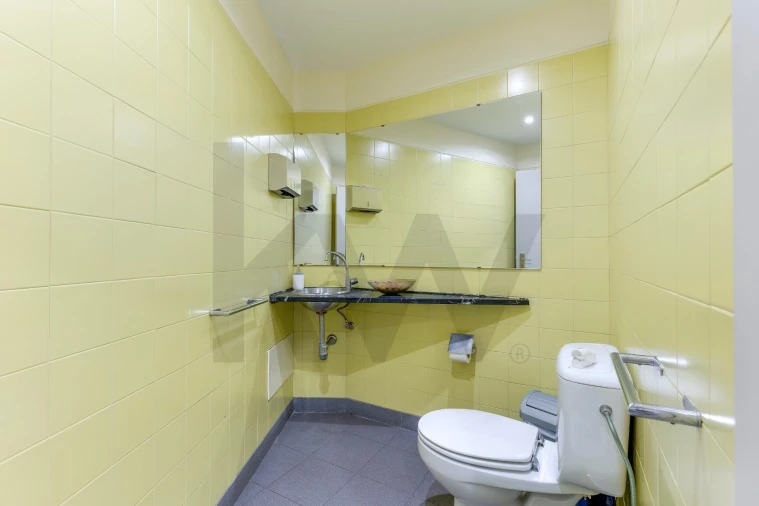 Escritório para Venda em Lordelo do Ouro e Massarelos Foto 48