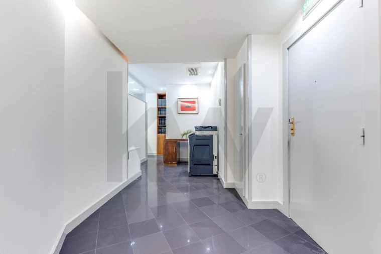 Escritório para Venda em Lordelo do Ouro e Massarelos Foto 49