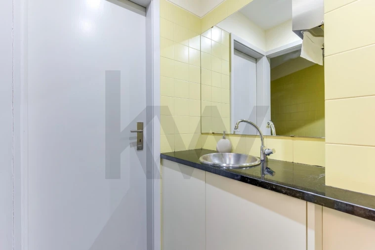 Escritório para Venda em Lordelo do Ouro e Massarelos Foto 47