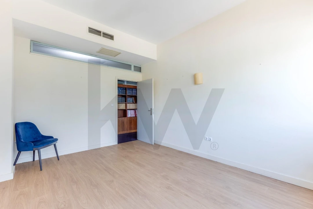 Escritório para Venda em Lordelo do Ouro e Massarelos Foto 27