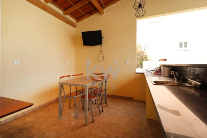 Moradia T6 para Venda em Charneca de Caparica e Sobreda